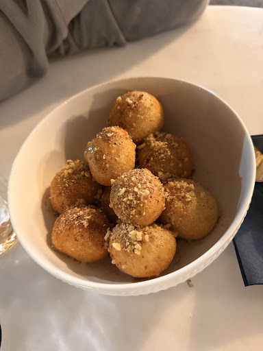 Demode Sweets - Loukoumades, Gelato, Waffles & Coffee · Φωτογραφίες 22
