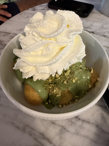 Demode Sweets - Loukoumades, Gelato, Waffles & Coffee · Φωτογραφίες 27